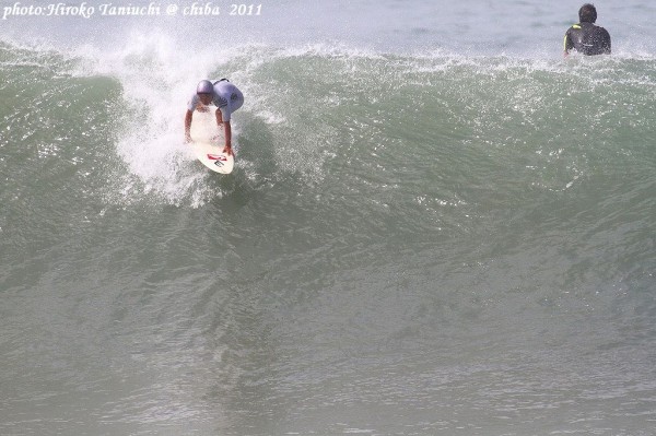 鴨川が生んだレジェンドサーファー川井幹雄 | カラーズマガジン