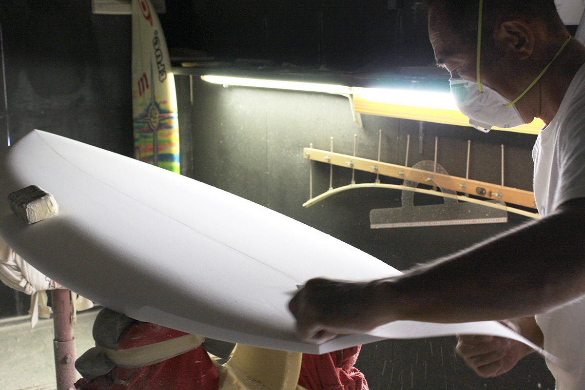 【EVENT】サーフボード万博”SHONAN SURFBOARD EXPO”スペシャル企画、平野太郎プロと勝又正彦プロによるサーフボードライブシェイプ&ペイント、SBYKE 試乗会が6/19(日)湘南T-SITE カーライフラボA棟にて開催!