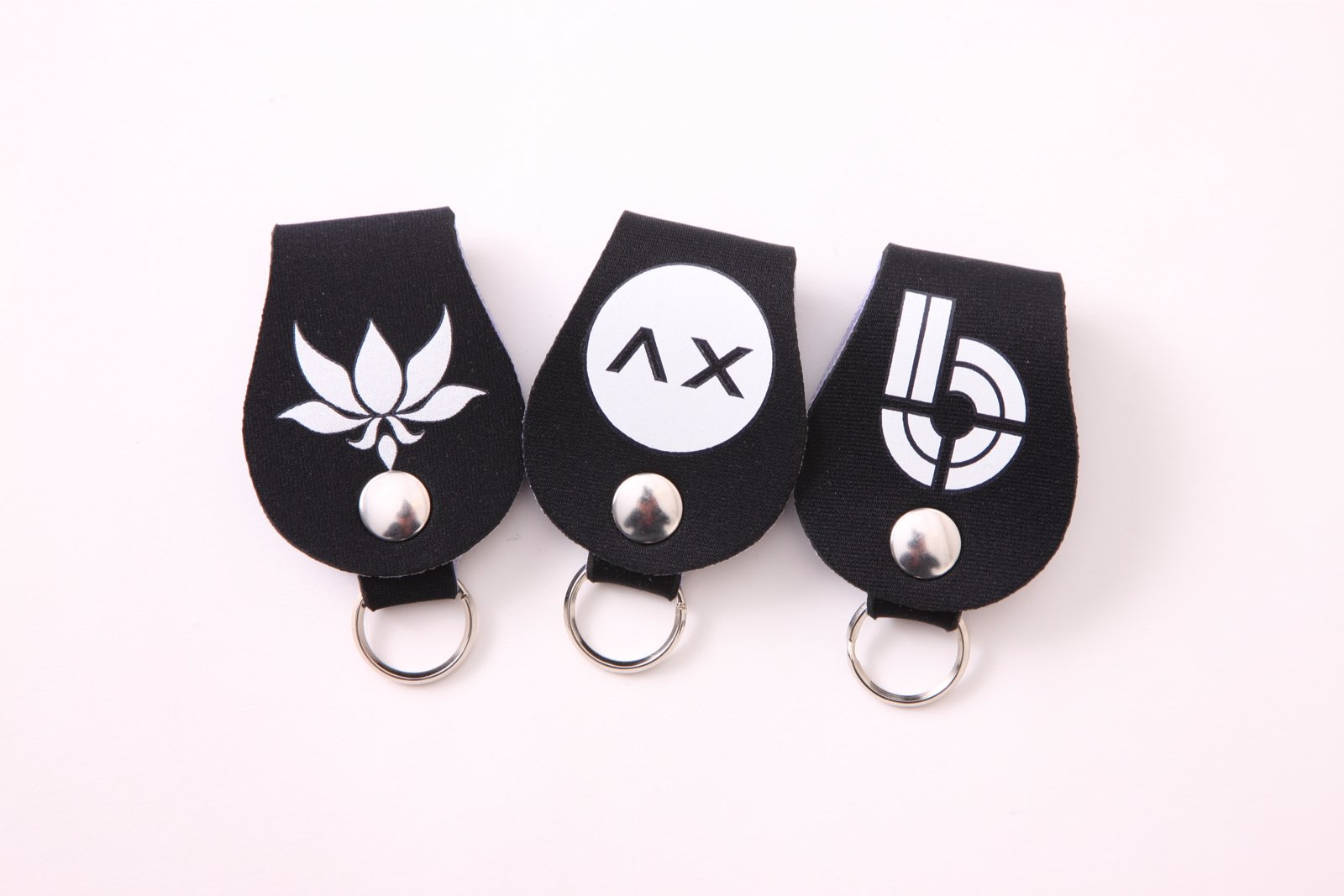 世界初 となるストレッチファスナーの上げ下げにバリアーも連動する サーフィンニュース m