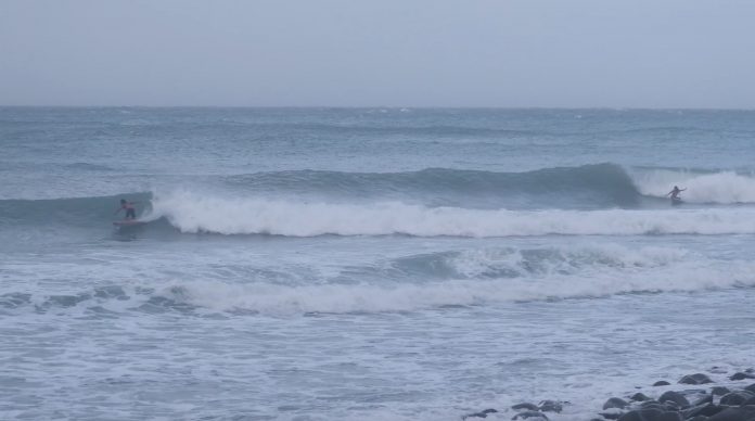 台風17号 波良すぎて流石に撮影やめてサーフィンやりたくなるほど面白そうなパーフェクト レギュラー波に遭遇した9 22 日 種子島セッション カラーズマガジン