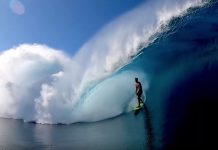 【驚愕の】世界のサーフシーン! 弱冠16歳にしてすでにチョープーからハワイまで乗りこなすスキルを持ちながらも、まさかのノービッグスポンサーというタヒチ出身のEimeo Czermak最新クリップ”BLOOM”