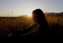 【世界指折りの】ハワイが生んだ美しき元WOMENS CTトッププロサーファーMalia Manuelをフィーチャーした巨匠Morgan Maassen最新作”MALIA”がドロップ!!