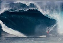 【恐怖の怪物波】WOMENSウェイブハンターLaura Eneverが、2段、3段掘れするシップスターンのXLサイズのバケモノに立ち向かう!