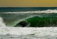 【シークエンス・オブ・ザ・某リバーマウスが炸裂!】ギリギリなレイトテイクオフからのバックサイド・ロングチューブ by 樋口賢