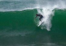 【常に話題のサーフスター】仲村拓久未が岡村晃友、本郷拓弥、西世古篤哉、大橋茅人たちと日本海で繰り広げたスーパーチューブ・セッション