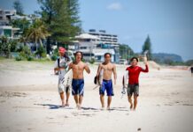 【AUS 2025】仲村拓久未、安室丈、黒川楓海都がクリーンでパーフェクトなロング・レギュラーをスコアしたタクミナカムラ動画×ヤス加倉井コラボ・セッション