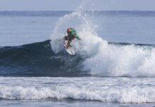 【シークエンス・オブ・ザ・QS2000″Manokwari Pro”】写真で見ると改めてその1発のクオリティーが高さを痛感させられるバックサイド・リップ by 松岡亜音