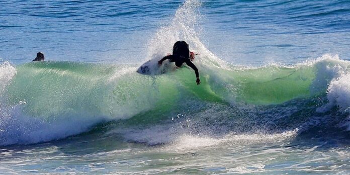 【シークエンス・オブ・ザ・1226湘南セッション】ソリッドかつスタイリッシュなバックサイド・フィンズフリー・ビッグリエントリー by 松田詩野